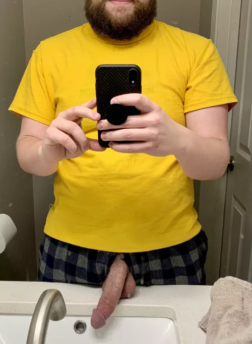 I apologize for the dirty mirror. by icyovernight