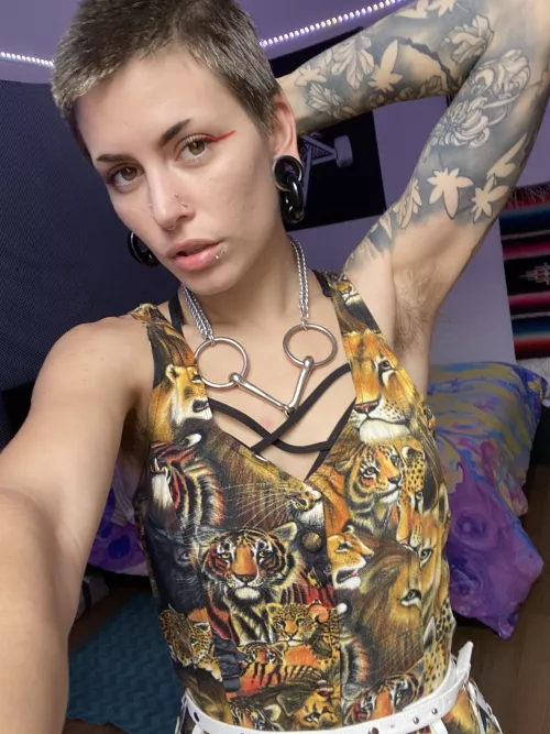 I been growing my armpit hair out for nearly three years~ forever smelling like sweet peaches by knottypeachdragon