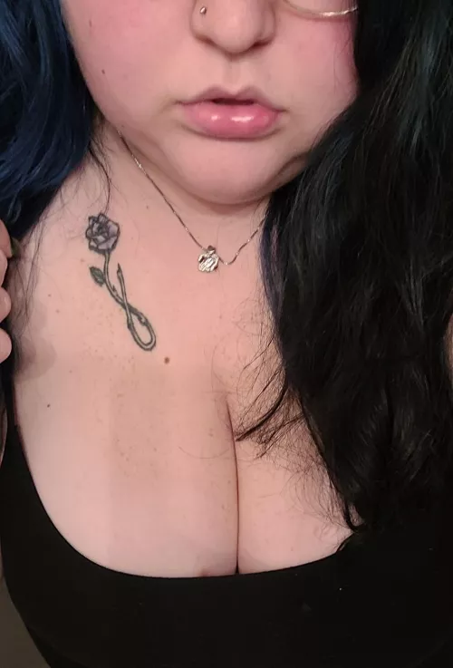 I been told I have dick sucking lips, who wants to see if their right? by skullsandthings_4415