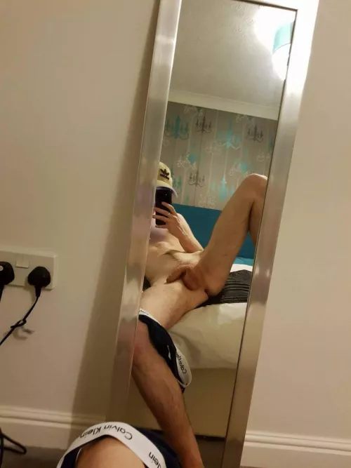 I beg someone to come play with me ;( by Jamie_1999_