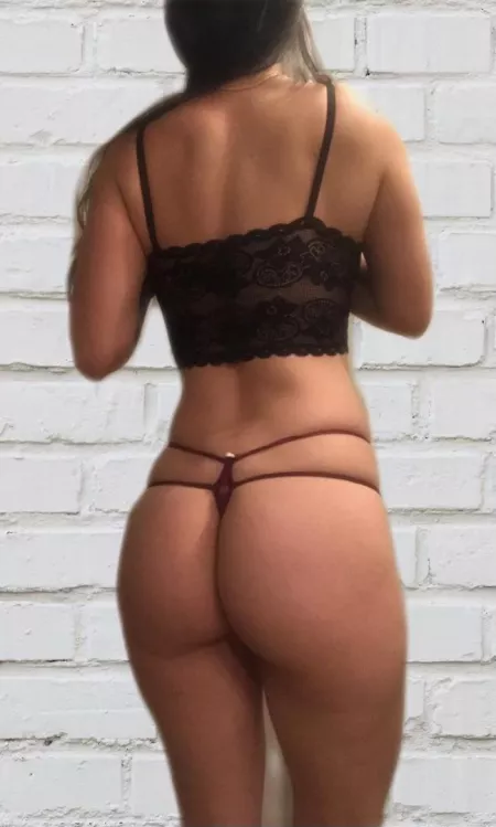 I bet I can lift more than you by arabwife90