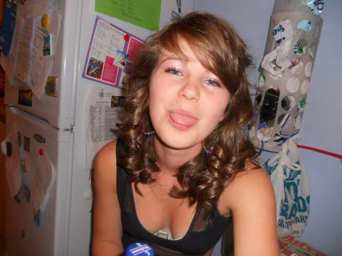 I bet she tastes nice by bruna_tears