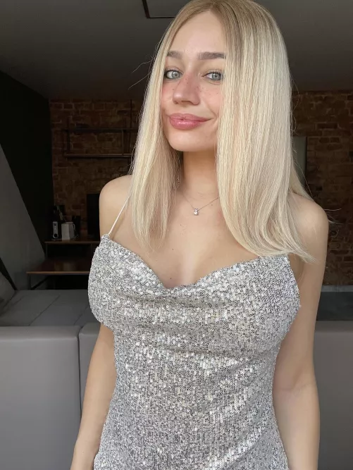 I bet u wanna bite😈 by DraconianStoppage