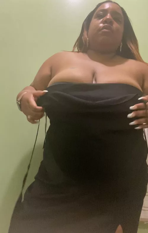 I bet you wanna see me naked, don’t cha? by Simple_Land5496