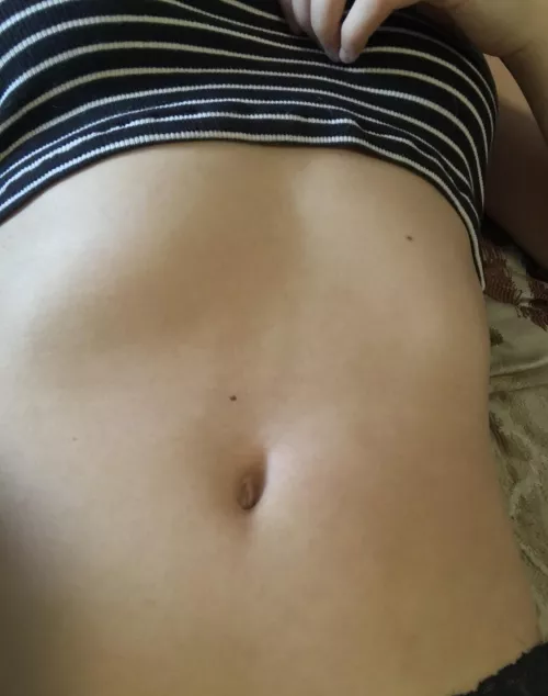 I bet you wanna touch it by Evie_Nixx