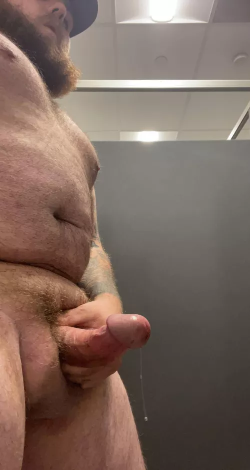 I bet you wish your mouth was right below don’t you? by big_beard_93