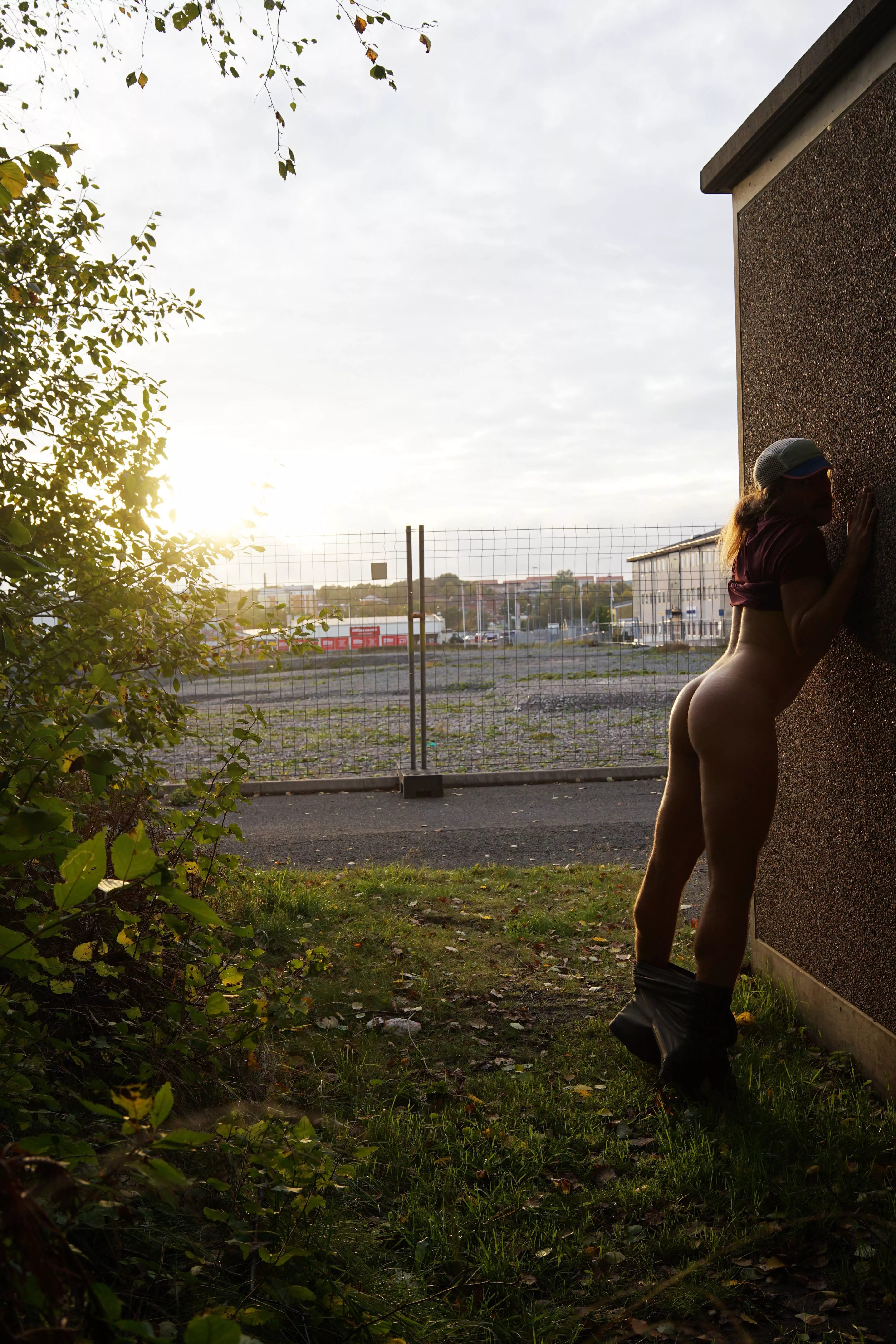 I bring my camera with me on my runs around town just to be able to find spots to show some butt. posted by OsynligaU