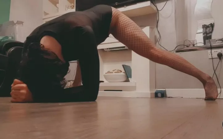 I can do the jack o pose 😎 by stoner_femboy