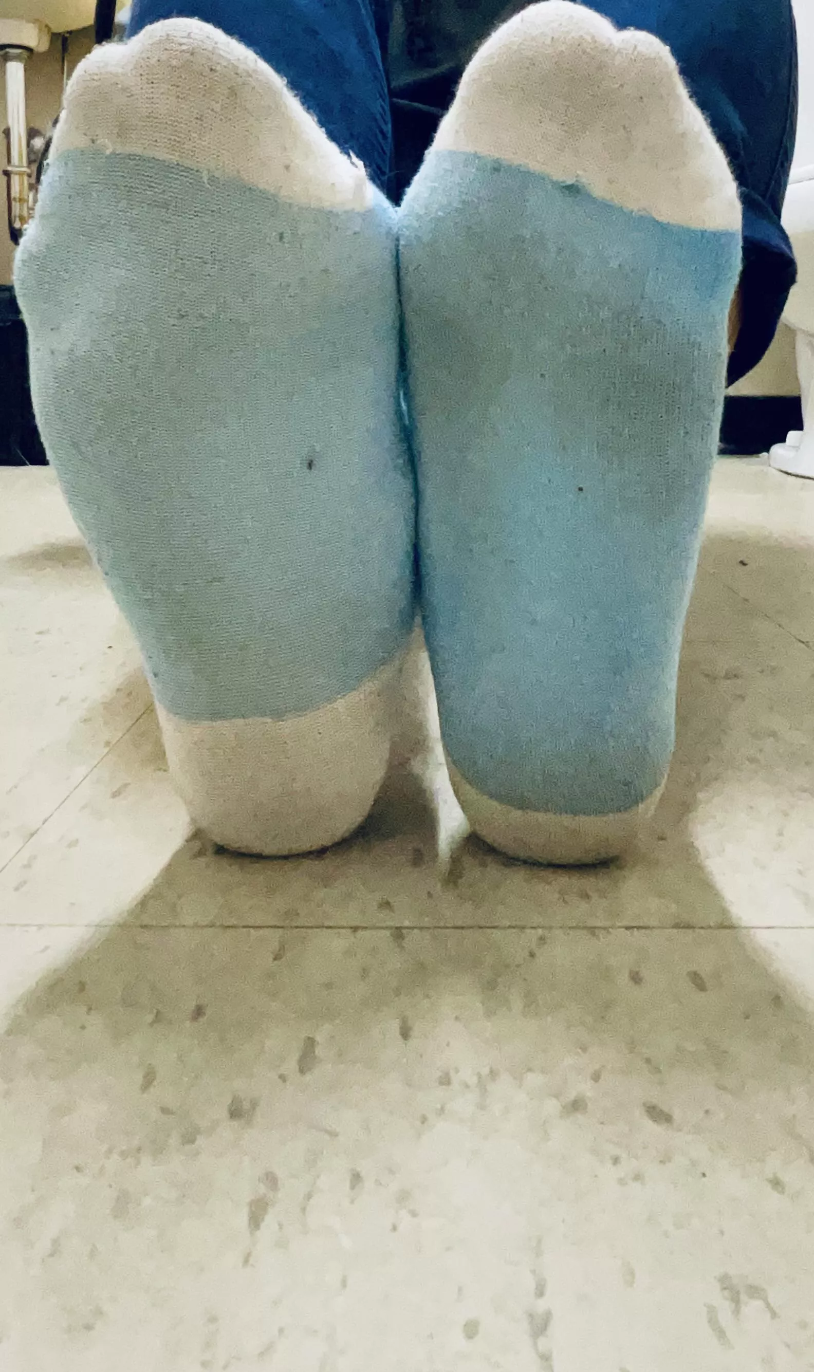 I can smell these from here 😈 do you think you can handle them? [4 days worn][27M][DMs open] posted by jamescsmellysock