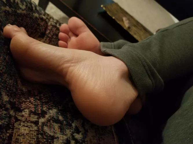 I can unzip pants with my toes 🙈 by nina_ani