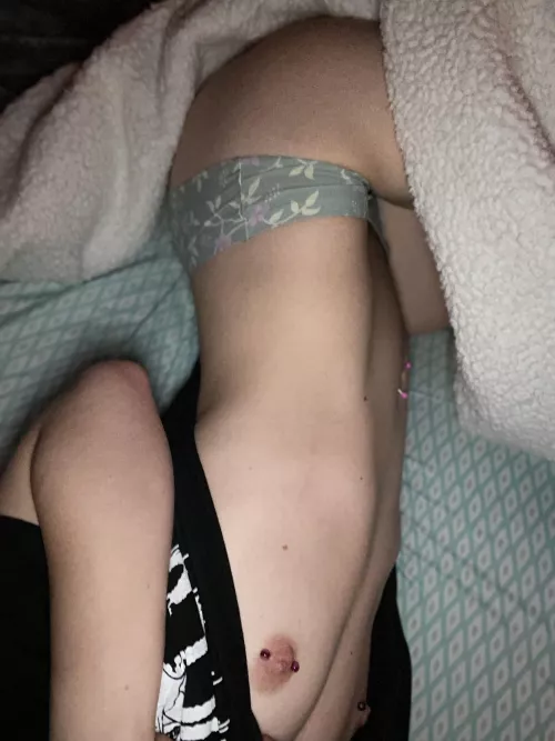 I can’t sleep, does anyone wanna come be my big spoon? by curiositykills7