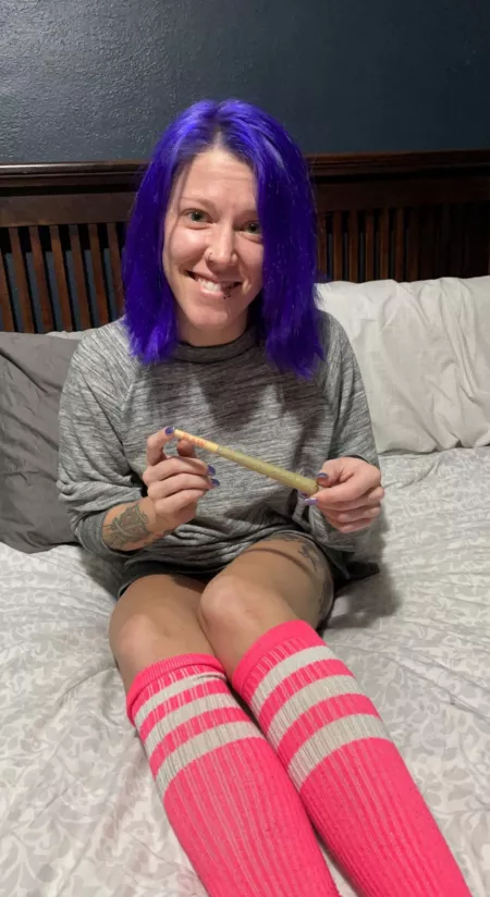 I can’t smoke this alone.. by lilglitterbitch