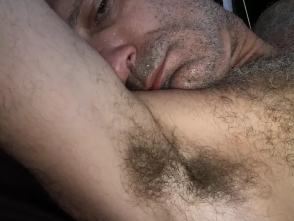 I can’t stop sniffing my pits by Suddenly-Seemoor