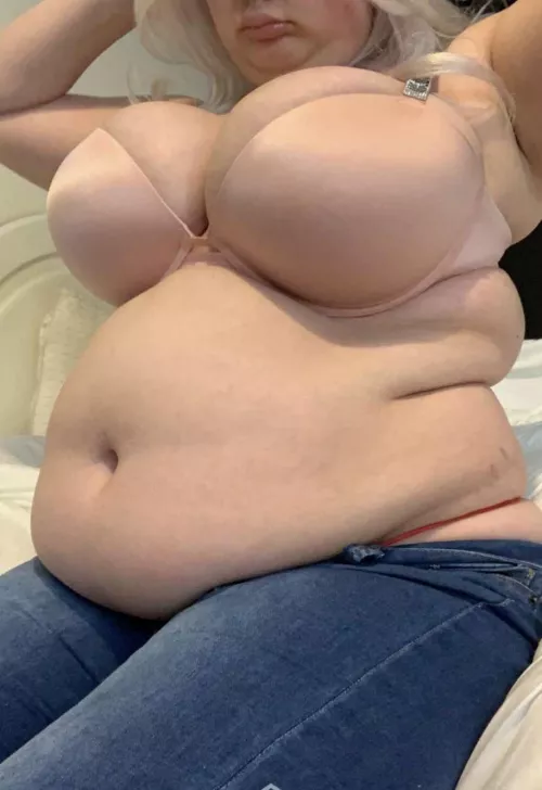 I can’t stop stuffing my huge belly!🐷 by ChubbyBunny_xx