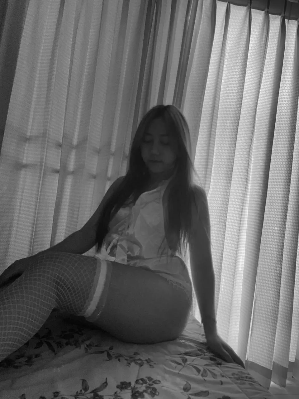 I can’t take off my bra… It’s really frustrating 🥺🙊 Can you come over and do it for me DADDY ? 😉💦👀👅 posted by PassionMinute