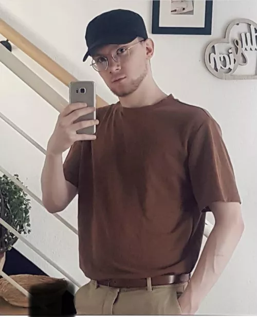 I can’t wait for summer to come. I miss the smell of sunscreen. 😵 by TeemoGay