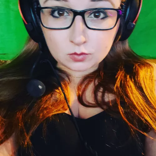 I challenge you, whoever loses has to receive so I hope you're ready for some sloppy 😜 by SeductivexKira