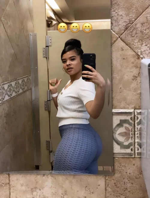 I constantly get groped or hit on at work by co-workers or customer, pm to chat by brittneyx215