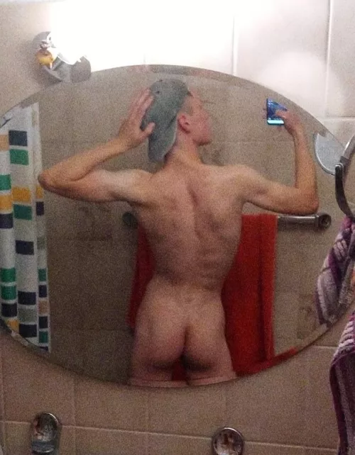 I could be a top. I just choose not to because I like to serve 🤤♥️ by noelgllgh