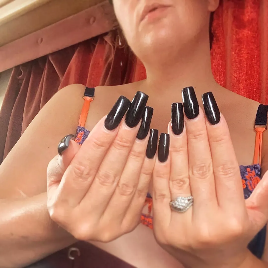 I could tickle you until you explode… 💅🏼💦💦 posted by TheNaughtyNailTech