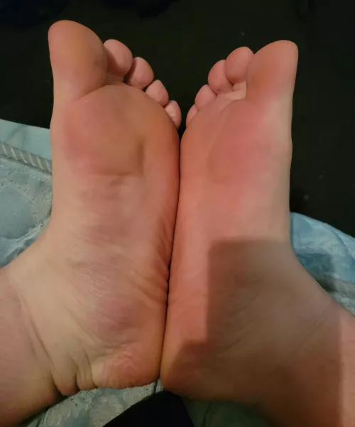 I could use a good tickle/worship session. by blakliztedjoker