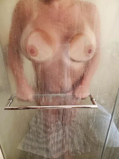 I could use and extra hand in here💦(f36)(oc) by midwestcple4fun