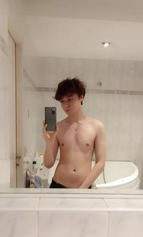 I could use some love by twinkytwink2002