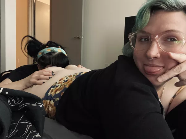 I couldn’t help but snap a cute photo of her face shoved in me. 💕 by hecknopex