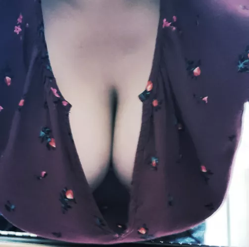 I couldn't remember why I never wear this shirt to work, then I bent over...Definitely flashed some coworkers 😬 by luscious_lizzy