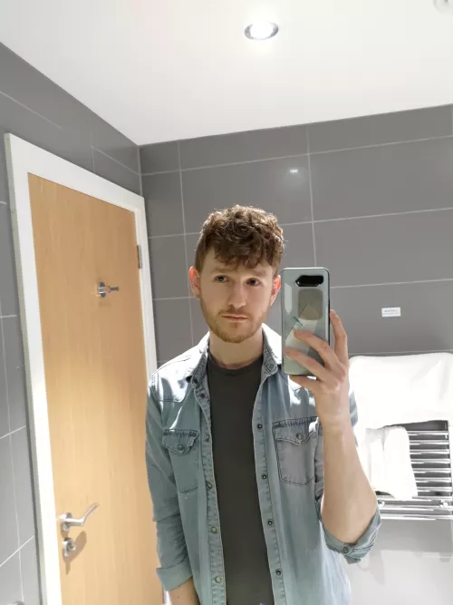 I curled my own hair for the first time, I hope you all think it looks alright by RossumPossum9