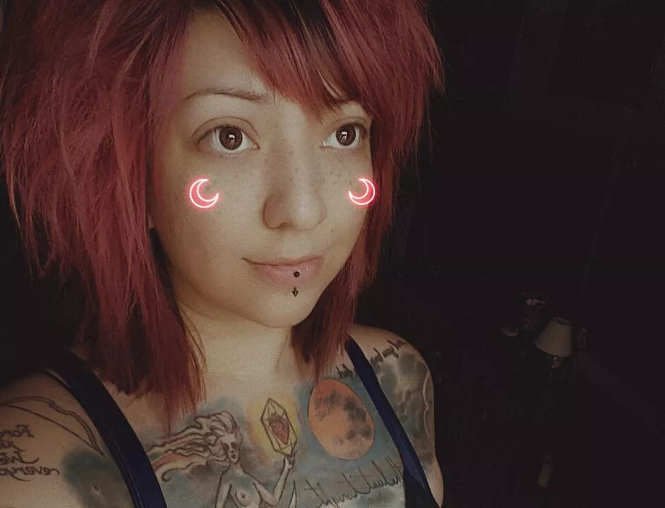 i cut my hair and it has me feeling extraaa middle❤ posted by lttlprncssbtt