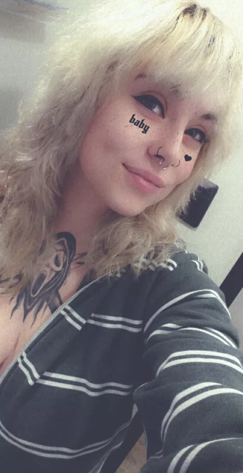 I CUT MY HAIR! Should I color it brown or keep it like this? by LittleMissSpookyBean