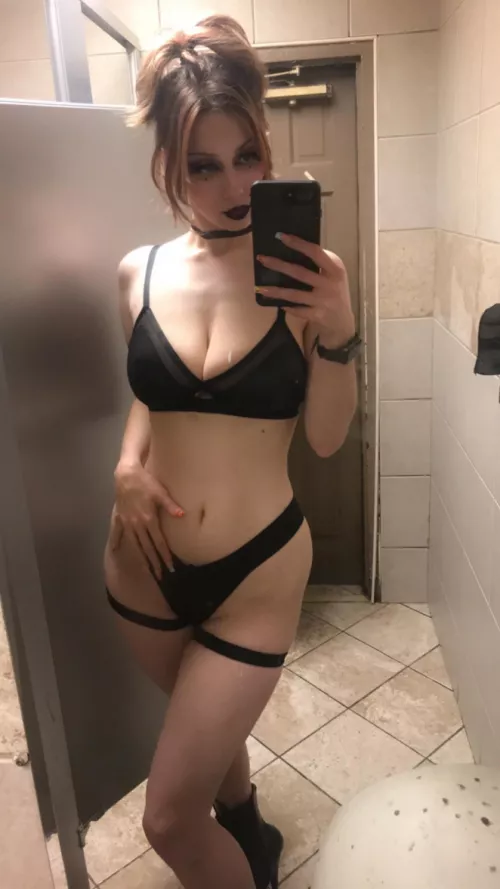 I decided to go for something more basic today. ☺️ by UnknownDildoFacts