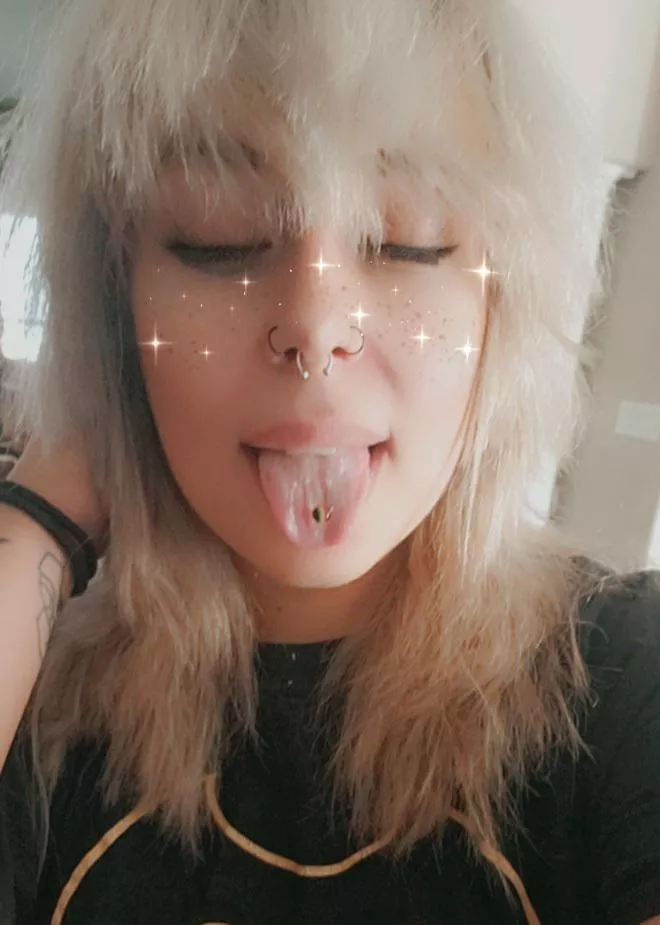 I decided to keep it this color for a couple weeks! 😘 posted by LittleMissSpookyBean