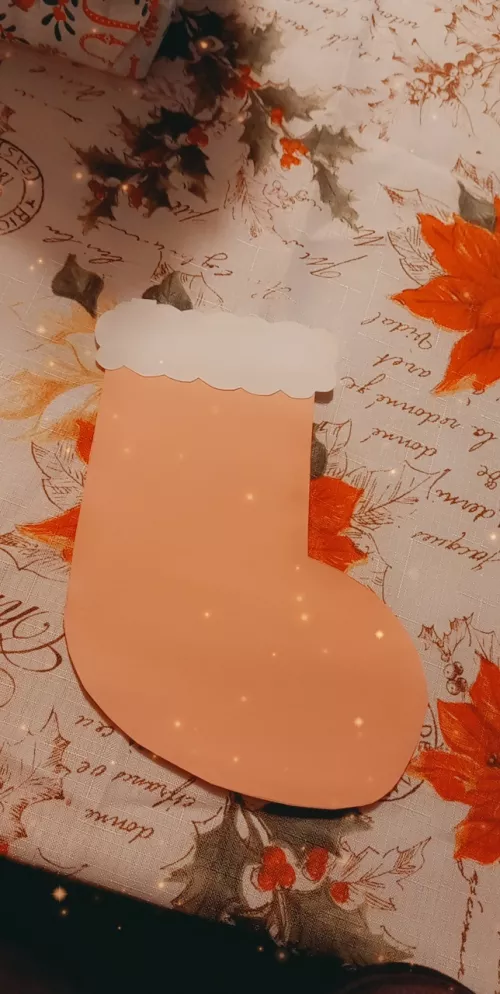 I didn't have a boot for Christmas 😔 So I made one! #craftyprincess #SantaHasToGiveMePresentsNow #WishIHadGlitter by SevereHawk6818