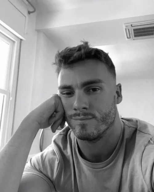 I do wear clothes (sometimes) by Hooka_Tooka