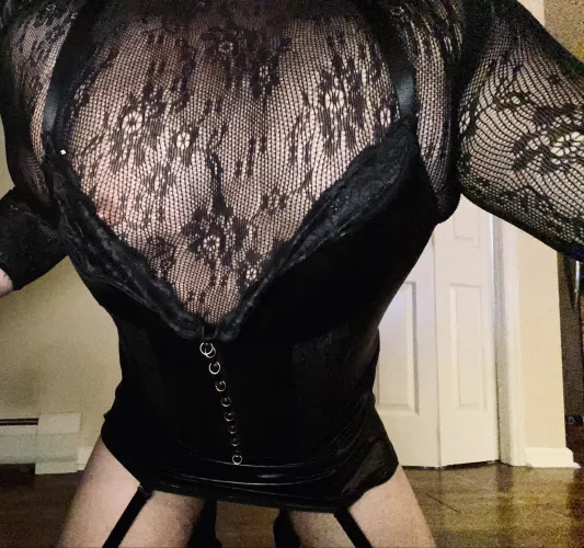 I dono exactly how I ended up posting selfies of me dressed in lingerie and on my knees like the eager slut that I am, but I am very confident it all somehow started with white chicks making black cock look so fucking amazing that eventually I had to try by YourSluttyMintChiP