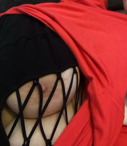 I don’t even notice half the time😂🤷🏻‍♀️ by fefecoco