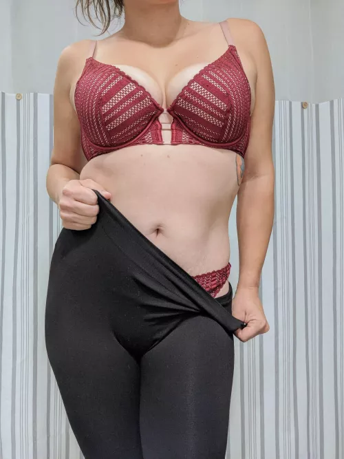 I don't have the body that most ladies have on here, but I'm hoping you can also appreciate mine by XPohzD