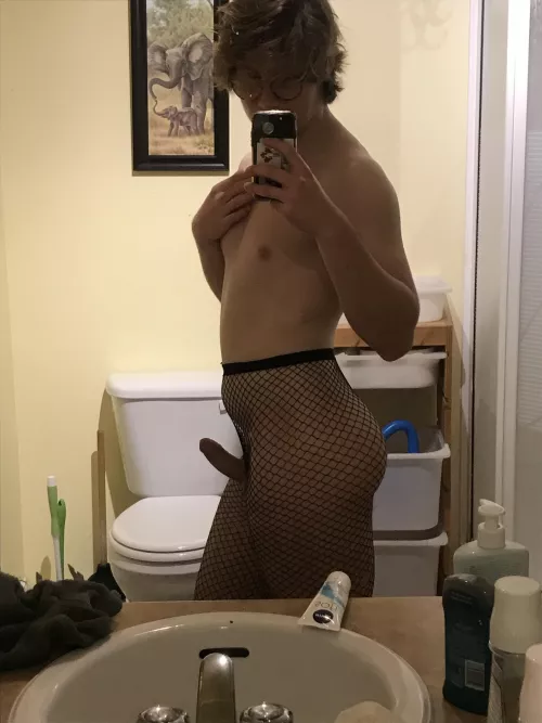 I don’t know why but every time I post I feel so pretty and beautiful🥰❤️ by Humble_goose05