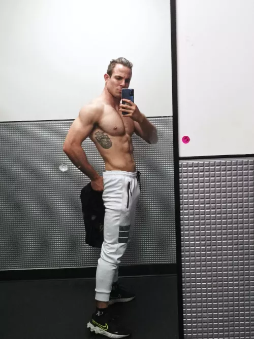 I don't know why i still single.. by sagging19