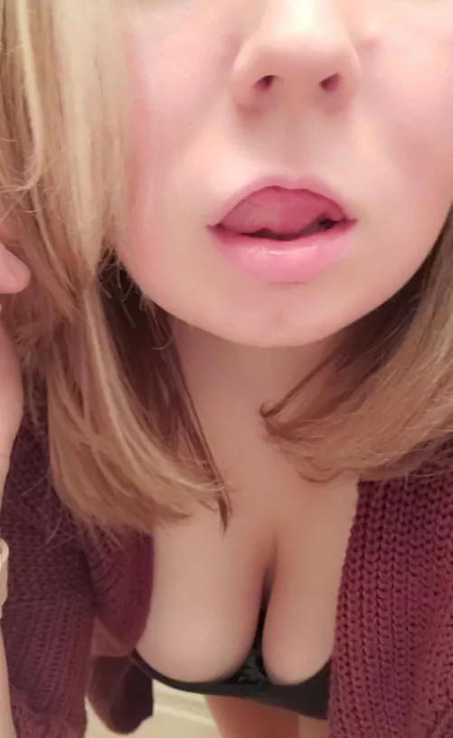 I don't mind you looking at all by annonbon