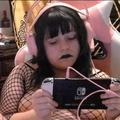 I don't play a lot of multiplayer games, but does anybody want to add me on Switch? Please clarify if that's why you're messaging me! :3 by scoobsboob