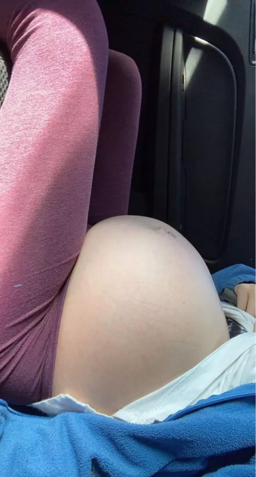 I don't think i could feel any bigger 😔 by AngelinaBunz