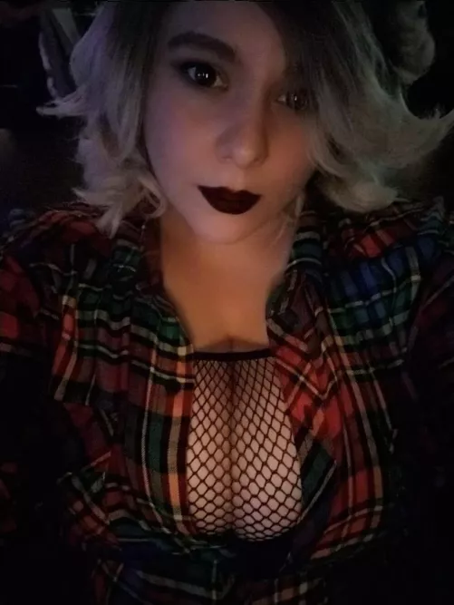 I don't want the weekend to end : ( by BinaryPairadice