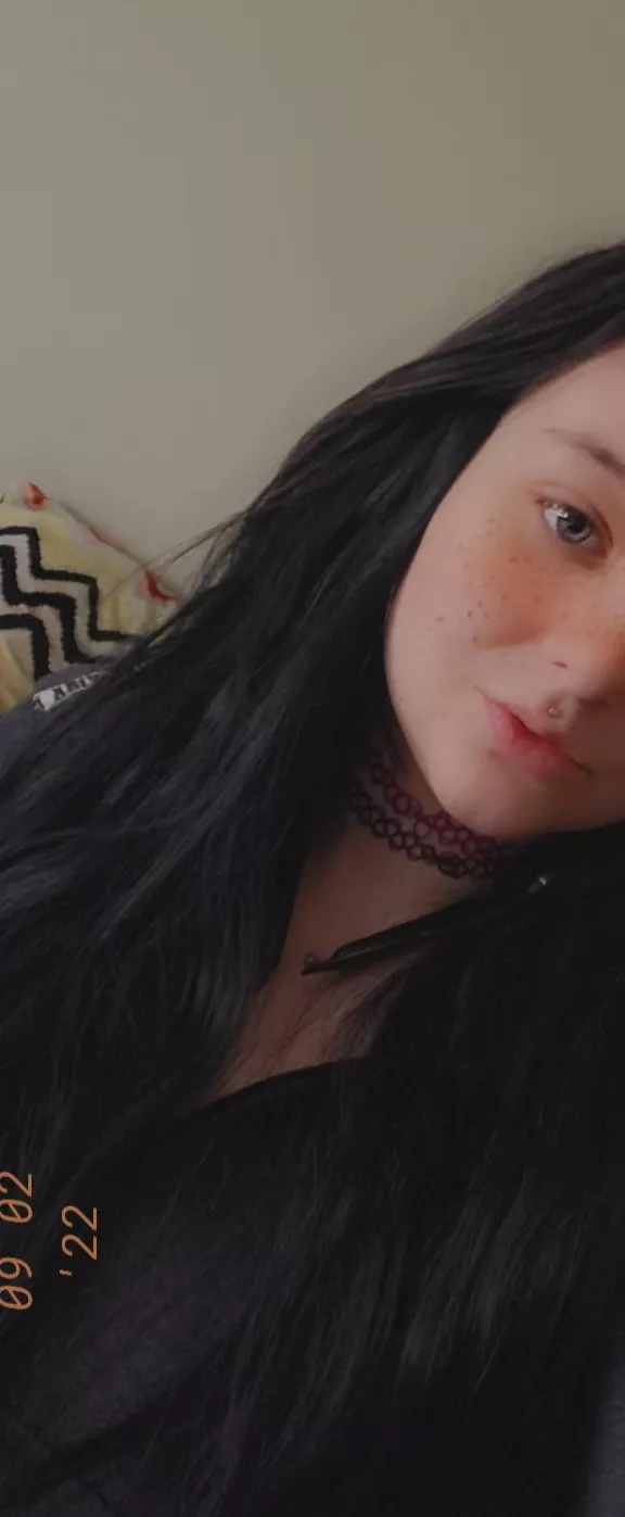 I drank way too much and feel so sick 🤢 why do I have no self control 🤦🏻‍♀️ posted by princess_violet1920