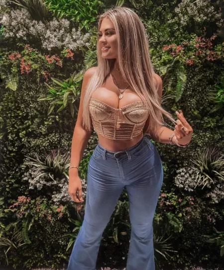 I enjoy being hit on my dad’s friends and co-workers😝 pm to chat by yourstrulylexi3