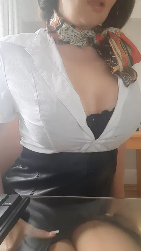 I feel a French Maid vibe in this pic 💋 by cumandplay_