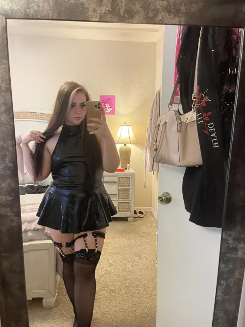 I feel like a thick villain lol 🖤😈 by Sugarybb