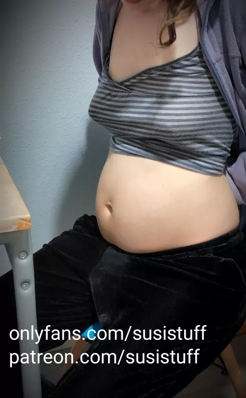i feel pregnant by susi_stuff
